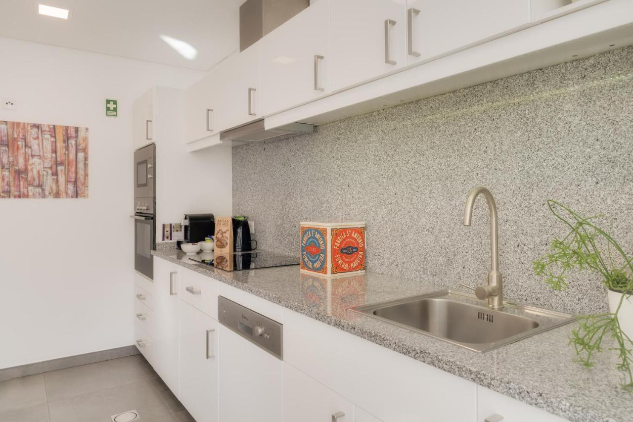 Casa Da Praca Apartments - By Casas Na Ilha Фуншал Экстерьер фото