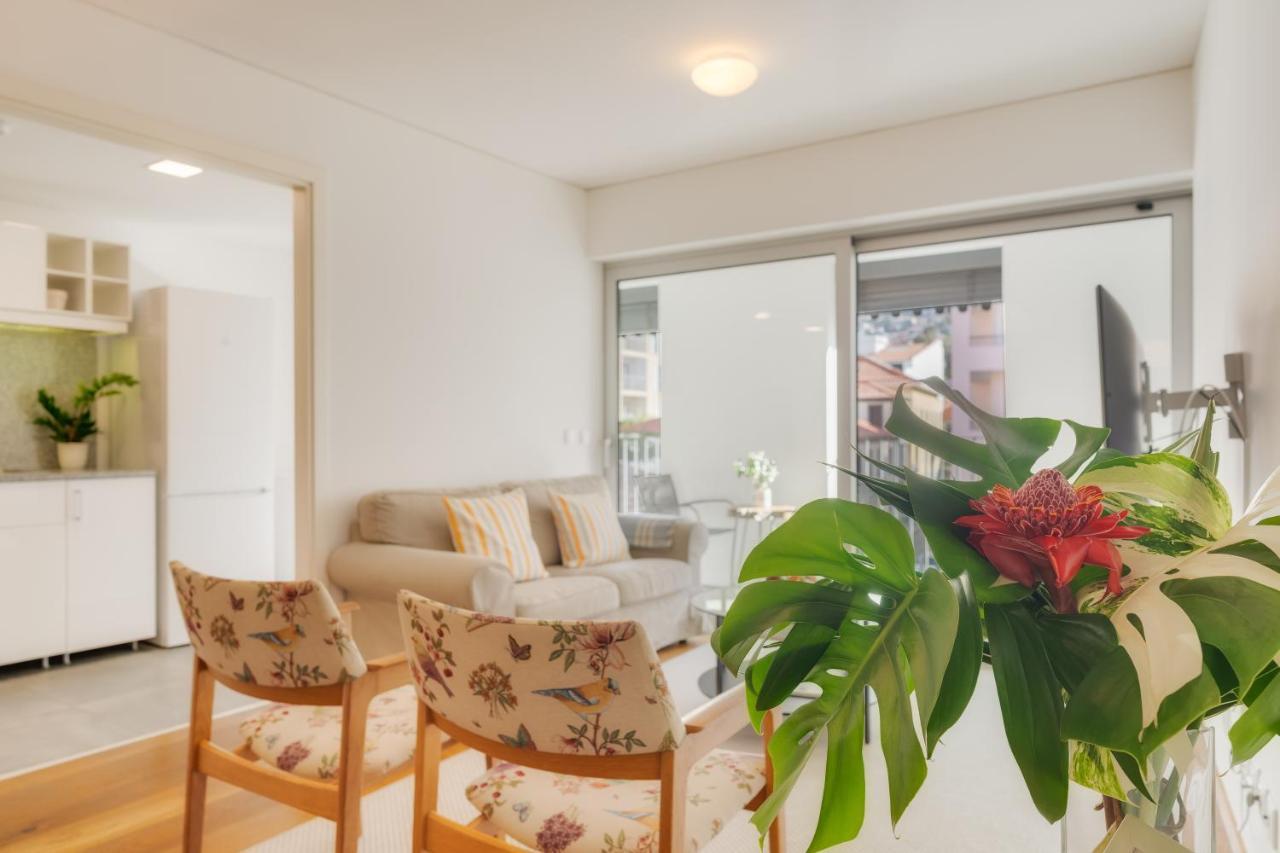 Casa Da Praca Apartments - By Casas Na Ilha Фуншал Экстерьер фото